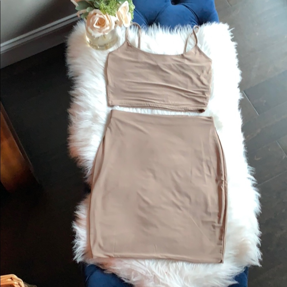 Missguided 2 piece. Tan size US 8 never worn.